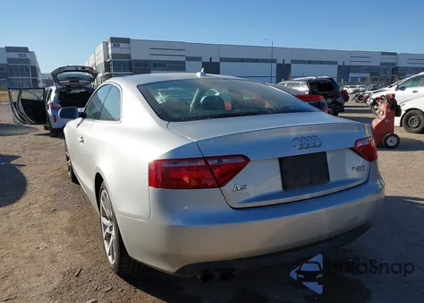 2011 Audi A5 2.0T Premium z USA, uszkodzony, nr VIN WAUCFAFR4BA008961